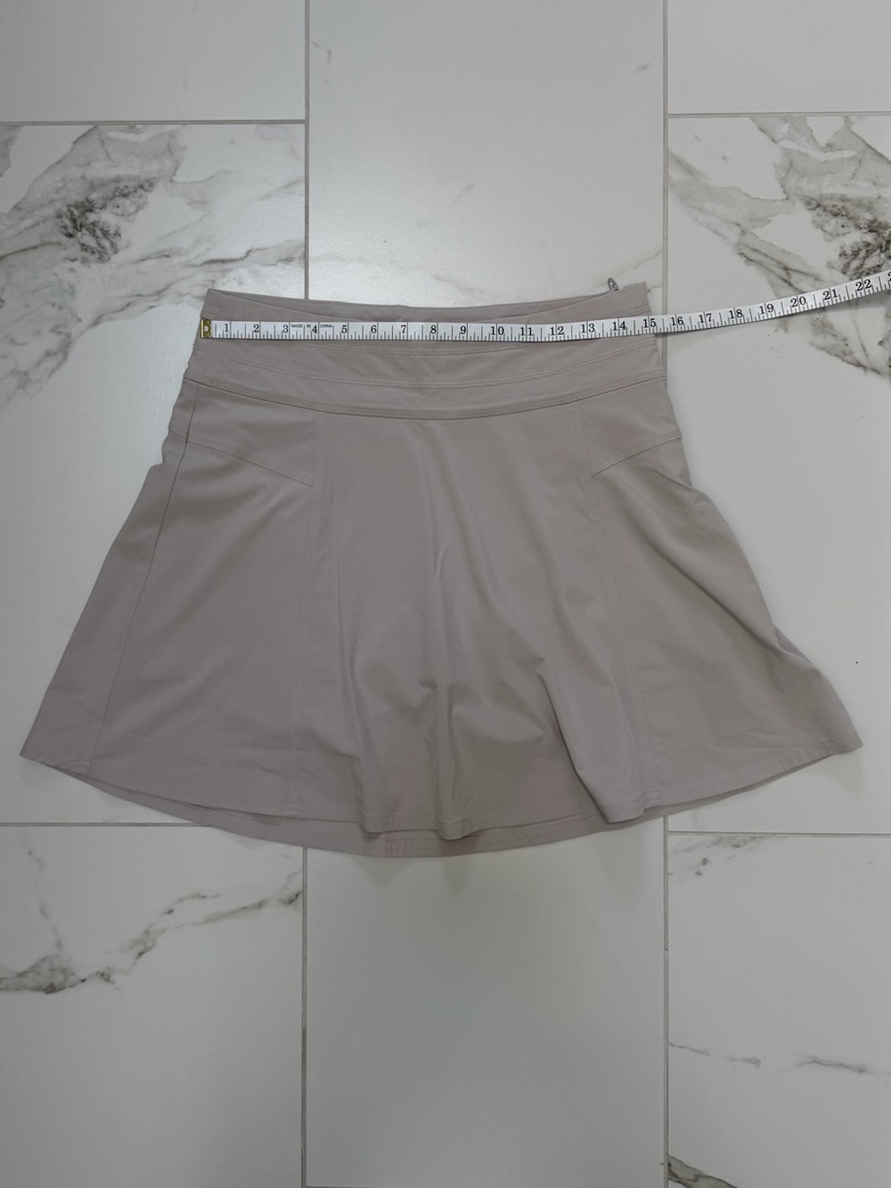 Athleta All Day Skort Pale Khaki - Picture 4 of 4